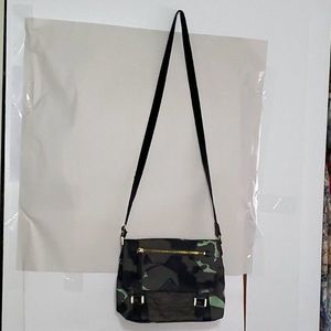 A Sam Edelman Crossbody Purse Shoulder Bag Nylon Camouflage Waterproof